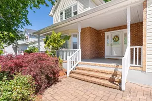 8 Danny Ct, North Brunswick Township, NJ 08902 - Photo 3