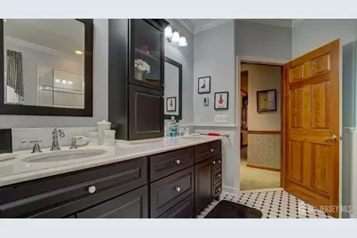 19 Republic Row, Franklin Township, NJ 08873 - Photo 27