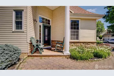 19 Republic Row, Franklin Township, NJ 08873 - Photo 5