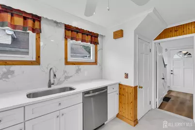 404-404 Elm Street, Cranford Township, NJ 07016 - Photo 7