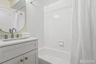 93 Gate House Ln, Edison, NJ 08820 - Photo 19