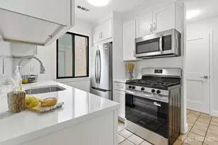 93 Gate House Ln, Edison, NJ 08820 - Photo 3