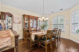 37 Vineyard Ct, Monroe Township, NJ 08831 - Photo 7