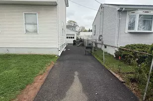 17 Spruce St, Carteret, NJ 07008 - Photo 9