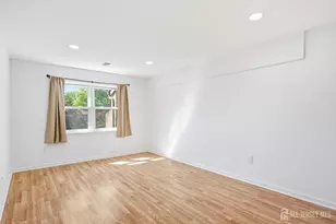 1719 Raspberry Ct, Edison, NJ 08817 - Photo 7