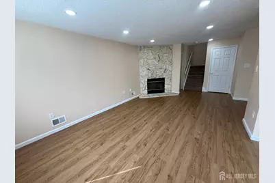 1502 Edison Glen, Edison, NJ 08837 - Photo 7