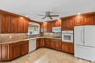 16 Venus Rd, South Amboy, NJ 08879 - Photo 5