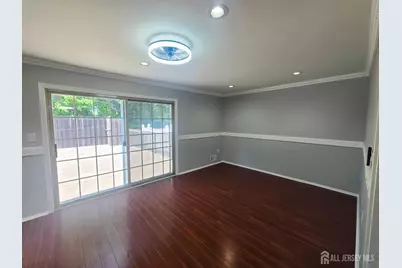 45 Astor Court, Sayreville, NJ 08872 - Photo 5