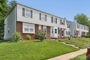 45 Astor Ct, Sayreville, NJ 08872 - Photo 1