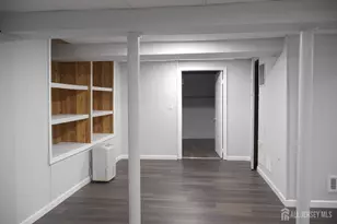 45 Astor Ct, Sayreville, NJ 08872 - Photo 25