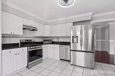 45 Astor Court, Sayreville, NJ 08872 - Photo 9