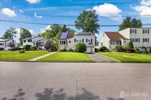 42 Mildred Ln, Fords, NJ 08863 - Photo 5