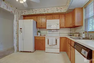 14 John Adams Ct, Monroe Township, NJ 08831 - Photo 11