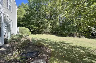 301 Park Knoll, South Brunswick Township, NJ 08540 - Photo 3