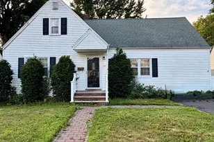 23 Mayfield Pl, Metuchen, NJ 08840 - Photo 1