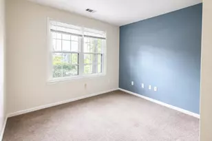 903 Woodhaven Dr, Edison, NJ 08817 - Photo 5