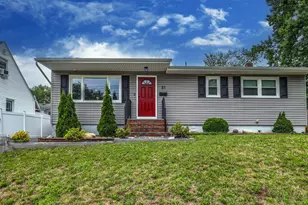 31 Woodview Ave, Fords, NJ 08863 - Photo 1