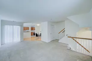 518 Great Beds Ct, Perth Amboy, NJ 08861 - Photo 5