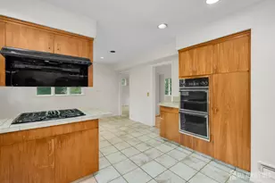 1 Wakefield Ln, Piscataway Township, NJ 08854 - Photo 7