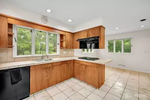 1 Wakefield Ln, Piscataway Township, NJ 08854 - Photo 5