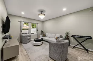 8 Henry Ct, Plainsboro Township, NJ 08536 - Photo 3