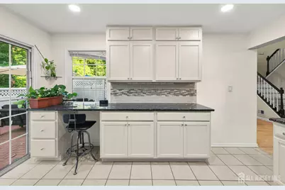 8 Henry Court, Plainsboro Township, NJ 08536 - Photo 5