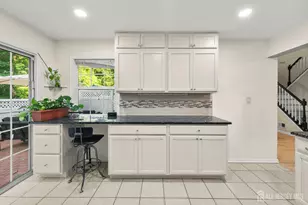 8 Henry Ct, Plainsboro Township, NJ 08536 - Photo 5