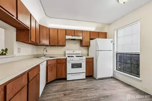 289 Bromley Pl, East Brunswick Township, NJ 08816 - Photo 7