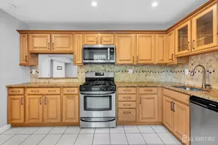 269 Constitution Cir, North Brunswick Township, NJ 08902 - Photo 13
