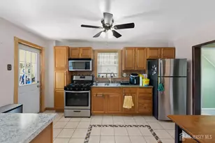 724 Charles St, Perth Amboy, NJ 08861 - Photo 17