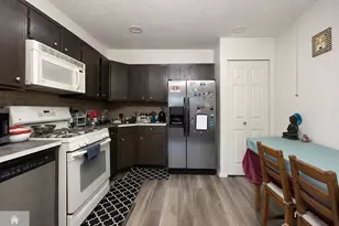 75 Brighton Way, North Brunswick Township, NJ 08902 - Photo 3
