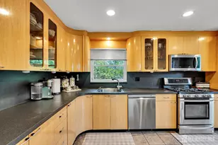 9 Colt Ct, East Brunswick Township, NJ 08816 - Photo 35