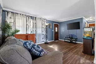 77 W Arthur Pl, Iselin, NJ 08830 - Photo 3