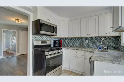 32 Embroidery Street, Sayreville, NJ 08872 - Photo 5