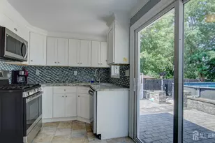 32 Embroidery St, Sayreville, NJ 08872 - Photo 3