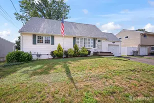 16 Mercury Cir, Old Bridge Township, NJ 08879 - Photo 3
