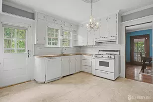 21 Elm Pl, Milltown, NJ 08850 - Photo 9