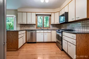 5 Sussex Rd, East Brunswick Township, NJ 08816 - Photo 7