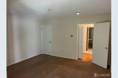 142 Wycoff Way W, East Brunswick Township, NJ 08816 - Photo 19