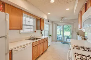 56 Colleen Ct, South Brunswick Township, NJ 08824 - Photo 9