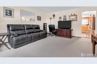 231 Temple Way, Colonia, NJ 07067 - Photo 3