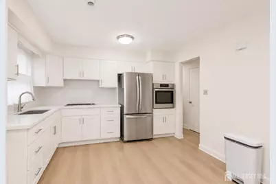 231 Temple Way, Colonia, NJ 07067 - Photo 9