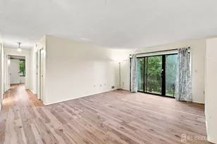 407 Lancaster Ct, Piscataway Township, NJ 08854 - Photo 5