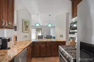124 Park Gate Dr, Edison, NJ 08820 - Photo 15