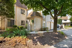 124 Park Gate Dr, Edison, NJ 08820 - Photo 3