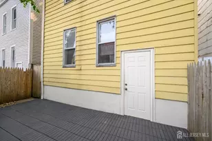 216 Bayview Ave, Jersey City, NJ 07305 - Photo 19