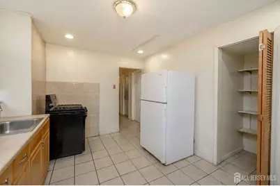 216 Bayview Avenue, Jersey City, NJ 07305 - Photo 15