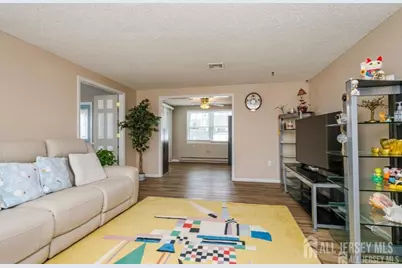 217 Mayflower Way #O, Monroe Township, NJ 08831 - Photo 3