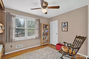 4 Darby Rd, East Brunswick Township, NJ 08816 - Photo 17