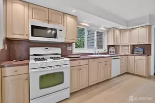 4 Darby Rd, East Brunswick Township, NJ 08816 - Photo 11
